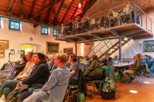 web_Natur_Campus_2024®Sven-Burbott-04541_Tag1 Teilnehmer im Saal
